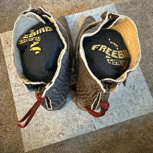 Freebird Joey, Stone Croco, size 9 - Picture 7 of 8